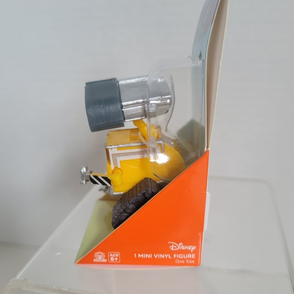 Pixar Mini WALL E Vinyl Figure *NEW* 2.5" 2024 Disney Pixar - Picture 4 of 6